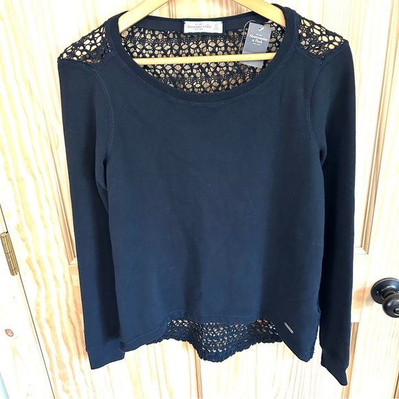 Abercrombie & Fitch Navy Crochet Back Sweatshirt. Size XS. - Picture 1 of 13